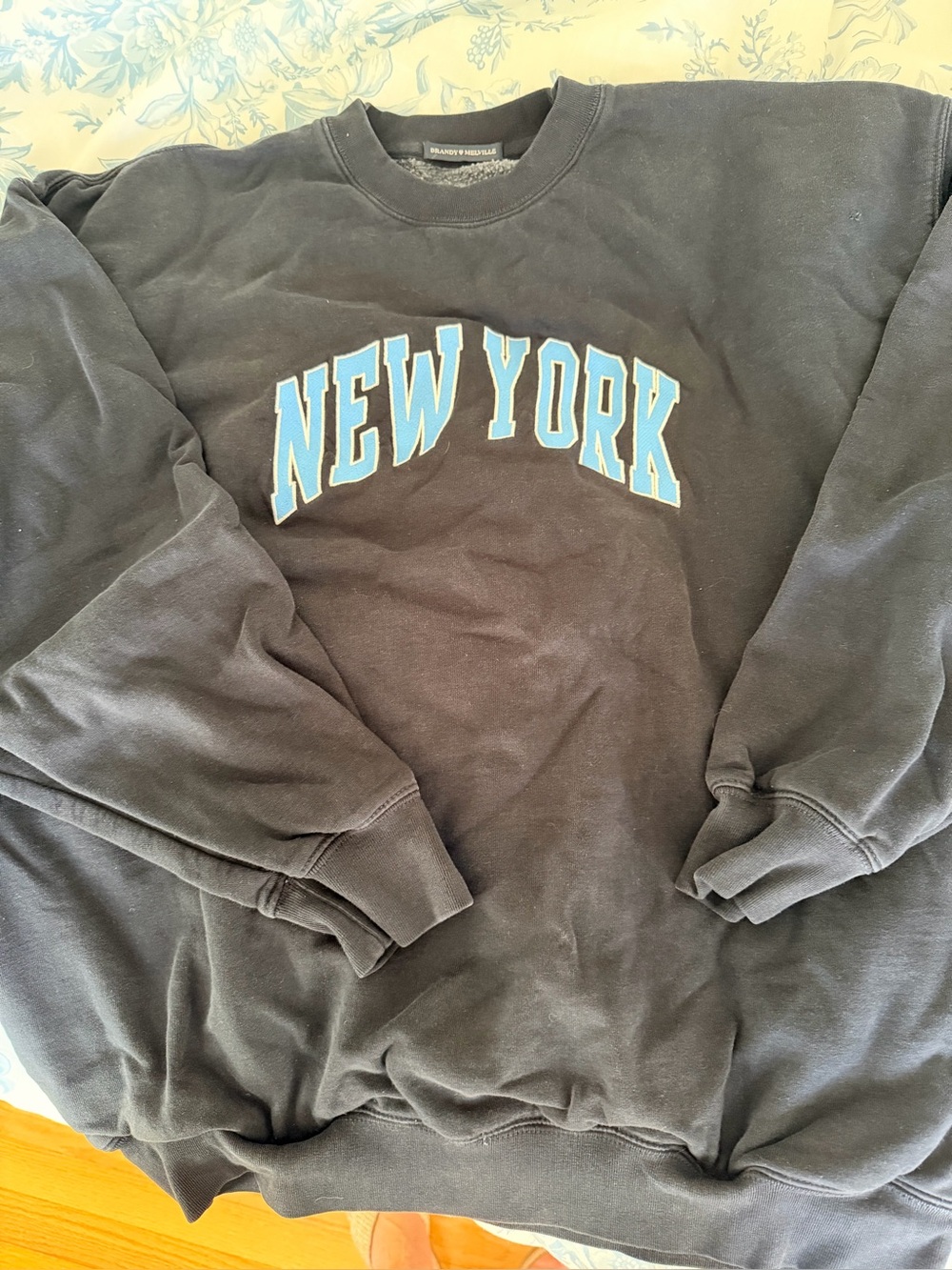 Brandy Melville -NEW YORK dark navy Crewneck Sweatshirt